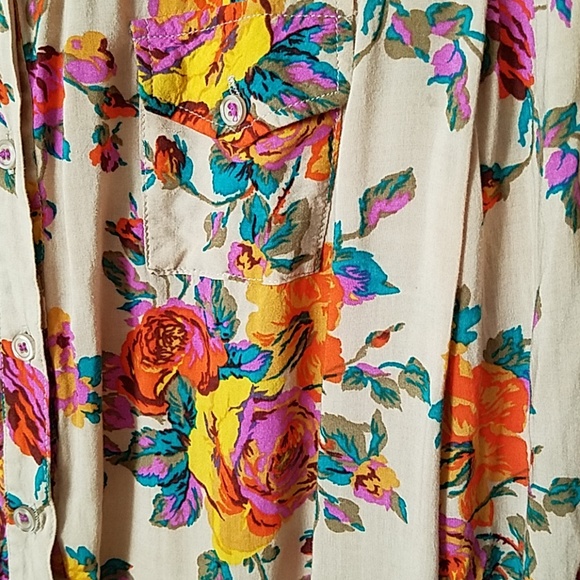 Floral button down - Picture 2 of 2